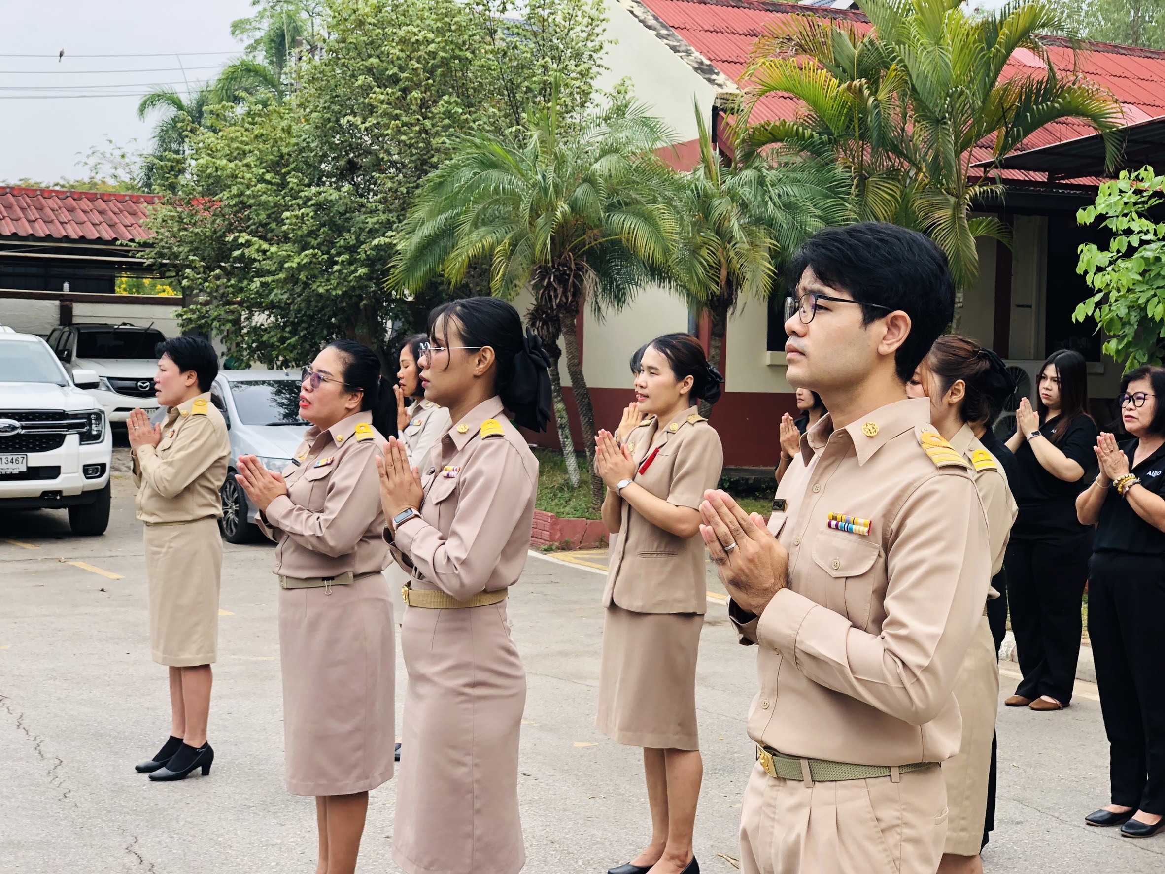 title - ส.ป.ก. อุดรธานี จัดกิจกรรมสร้างเสริมคุณธรรม นำข้าราชการสวดมนต์และร้องเพลงจำขึ้นใจ น้อมรำลึกหน้าที่ข้าราชการที่ดี